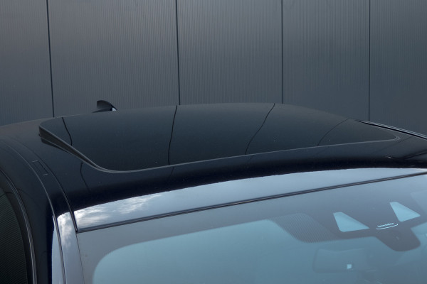 BMW 5 Serie 530i High Executive | M-pakket | Elek. voorstoelen met geheugen | Stoelverwarming | Panoramadak | Klepsysteem