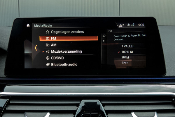 BMW 5 Serie 530i High Executive | M-pakket | Elek. voorstoelen met geheugen | Stoelverwarming | Panoramadak | Klepsysteem