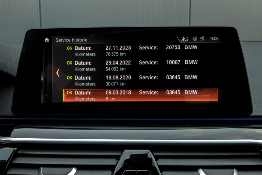 BMW 5 Serie 530i High Executive | M-pakket | Elek. voorstoelen met geheugen | Stoelverwarming | Panoramadak | Klepsysteem
