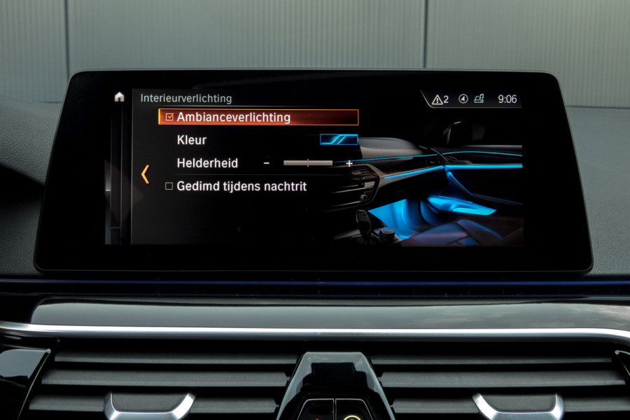 BMW 5 Serie 530i High Executive | M-pakket | Elek. voorstoelen met geheugen | Stoelverwarming | Panoramadak | Klepsysteem