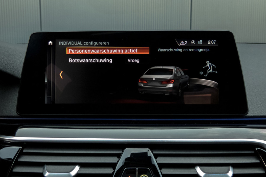 BMW 5 Serie 530i High Executive | M-pakket | Elek. voorstoelen met geheugen | Stoelverwarming | Panoramadak | Klepsysteem
