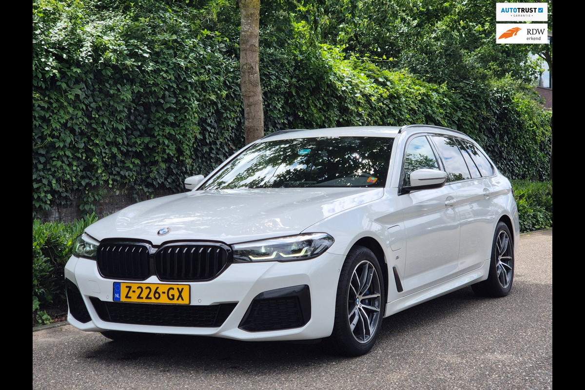 BMW 5 Serie Touring 530e M Sport LED CarPlay Elek. Stoelen 100% dealer onderhouden 530e Business Edition Plus