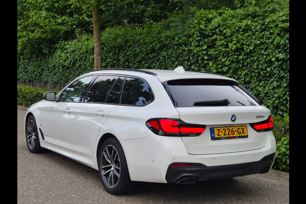 BMW 5 Serie Touring 530e M Sport LED CarPlay Elek. Stoelen 100% dealer onderhouden 530e Business Edition Plus