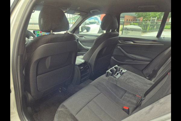 BMW 5 Serie Touring 530e M Sport LED CarPlay Elek. Stoelen 100% dealer onderhouden 530e Business Edition Plus