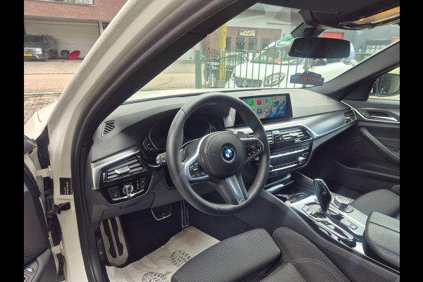 BMW 5 Serie Touring 530e M Sport LED CarPlay Elek. Stoelen 100% dealer onderhouden 530e Business Edition Plus