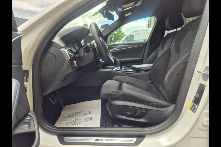 BMW 5 Serie Touring 530e M Sport LED CarPlay Elek. Stoelen 100% dealer onderhouden 530e Business Edition Plus