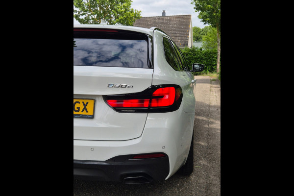 BMW 5 Serie Touring 530e M Sport LED CarPlay Elek. Stoelen 100% dealer onderhouden 530e Business Edition Plus
