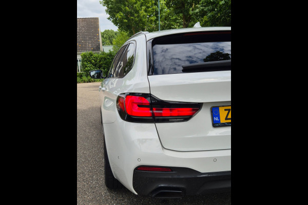 BMW 5 Serie Touring 530e M Sport LED CarPlay Elek. Stoelen 100% dealer onderhouden 530e Business Edition Plus