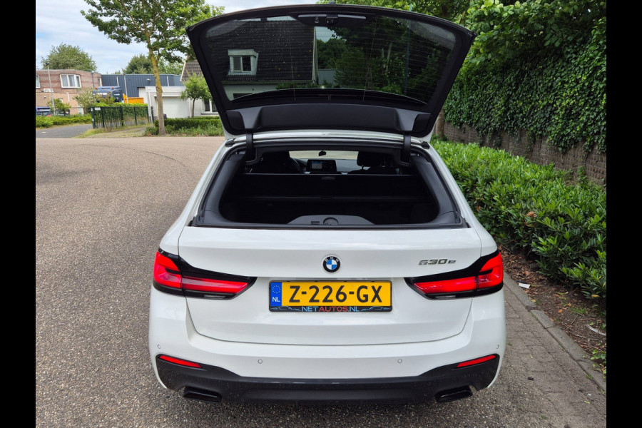BMW 5 Serie Touring 530e M Sport LED CarPlay Elek. Stoelen 100% dealer onderhouden 530e Business Edition Plus