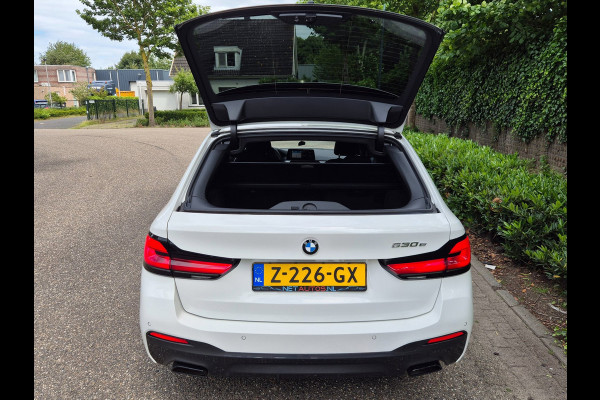 BMW 5 Serie Touring 530e M Sport LED CarPlay Elek. Stoelen 100% dealer onderhouden 530e Business Edition Plus