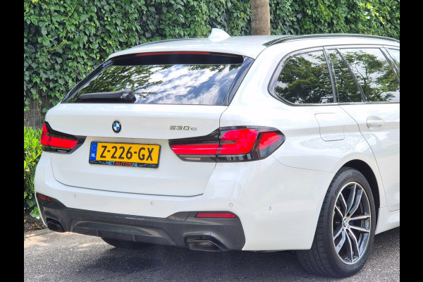 BMW 5 Serie Touring 530e M Sport LED CarPlay Elek. Stoelen 100% dealer onderhouden 530e Business Edition Plus
