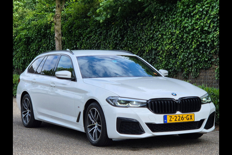 BMW 5 Serie Touring 530e M Sport LED CarPlay Elek. Stoelen 100% dealer onderhouden 530e Business Edition Plus