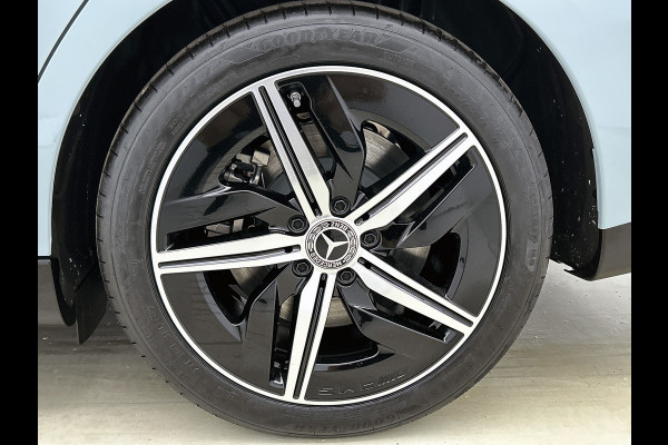 Mercedes-Benz CLA-Klasse Shooting Brake 250+ Business Solution AMG 85 kWh | Trekhaak | Vast panoramadak | Warmtewerend, donkergetint glas | URBAN GUARD | 18 inch vijfspaaks lichtmetalen AMG-velgen |