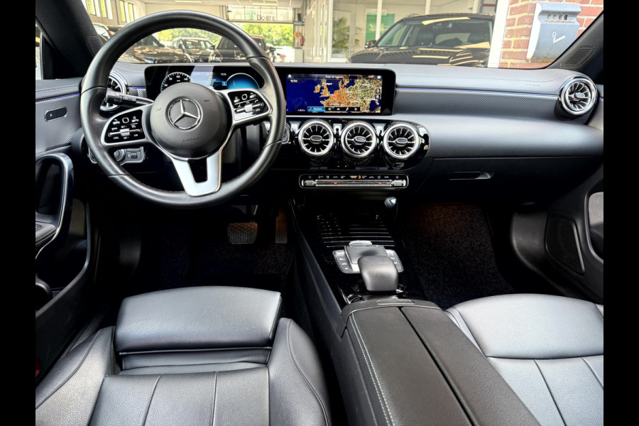 Mercedes-Benz CLA-Klasse Shooting Brake 200 d Business Luxury NL. Auto, Widescreen, Sfeerverlichting