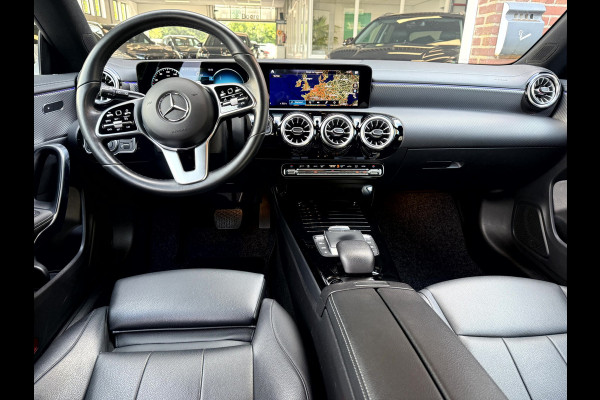 Mercedes-Benz CLA-Klasse Shooting Brake 200 d Business Luxury NL. Auto, Widescreen, Sfeerverlichting