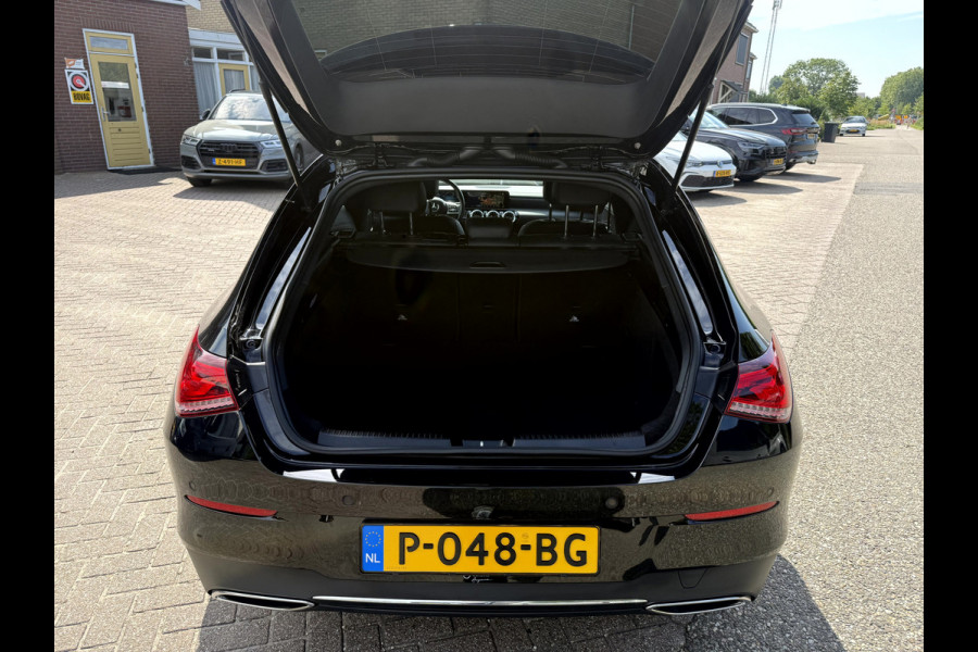 Mercedes-Benz CLA-Klasse Shooting Brake 200 d Business Luxury NL. Auto, Widescreen, Sfeerverlichting
