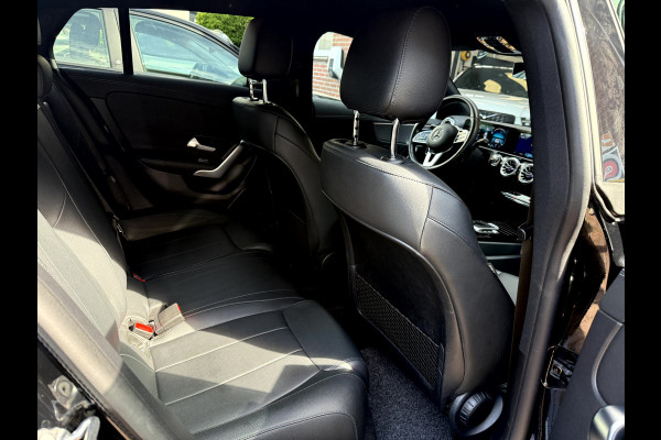 Mercedes-Benz CLA-Klasse Shooting Brake 200 d Business Luxury NL. Auto, Widescreen, Sfeerverlichting