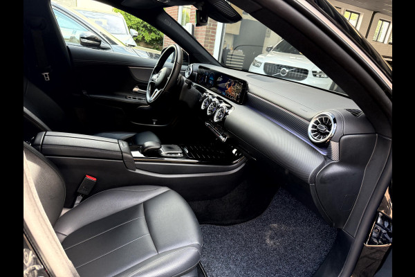 Mercedes-Benz CLA-Klasse Shooting Brake 200 d Business Luxury NL. Auto, Widescreen, Sfeerverlichting