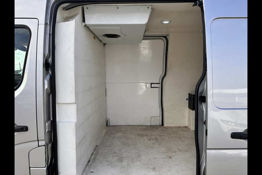 Renault Master T35 2.3 dCi 180 L2H2 Energy ( 3-Pers ) *REFRIGERATED | DOUBLE-SLIDINGDOORS | CAMERA | AIRCO | BLINDSPOT | CRUISE | PDC | TOWBAR*