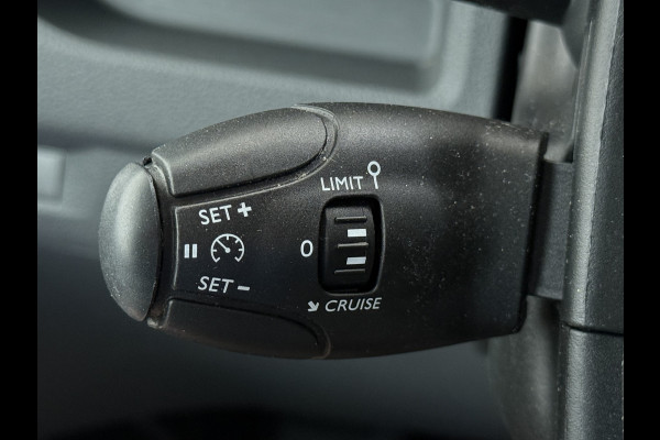 Peugeot e-Expert Automaat 50kWh Incl Btw SOH 92% 9-Persoons Navi* Apple Carplay Android Auto Airco Cruise Control Privacy Glas DAB Isofix Bluetooth Dealeronderhouden Origineel Nederlandse Auto