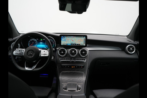 Mercedes-Benz GLC 300e 4MATIC Business Solution AMG PHEV 313pk Dealer O.H. | Trekhaak Afn. | Adaptive Cruise | Head Up | 360 Camera | Multi Beam LED | Lederen Sportstoelen Memory & Massage | Sfeerverlichting | Stoelverwarming | Apple Carplay | Blis | Navigatie | DAB | Plug In Hybrid |