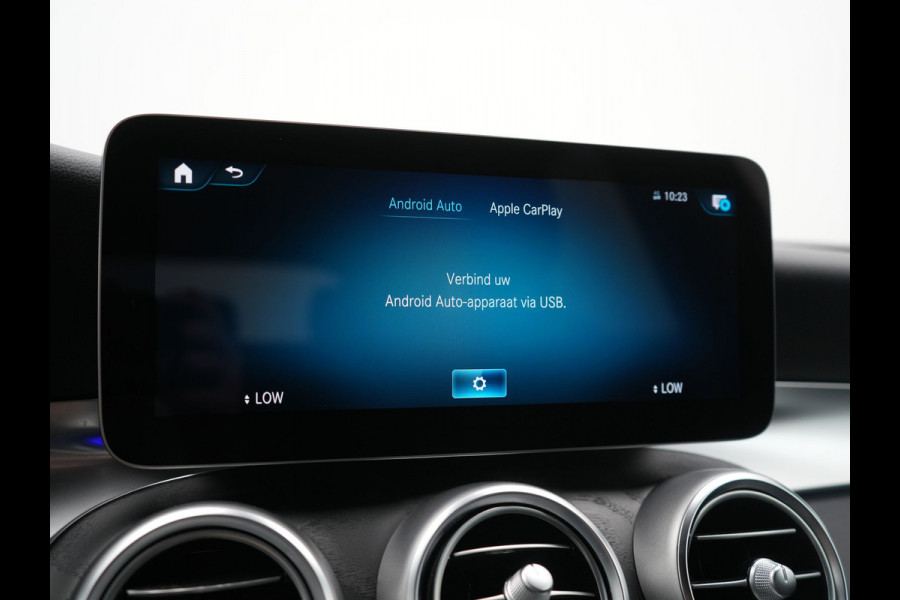 Mercedes-Benz GLC 300e 4MATIC Business Solution AMG PHEV 313pk Dealer O.H. | Trekhaak Afn. | Adaptive Cruise | Head Up | 360 Camera | Multi Beam LED | Lederen Sportstoelen Memory & Massage | Sfeerverlichting | Stoelverwarming | Apple Carplay | Blis | Navigatie | DAB | Plug In Hybrid |