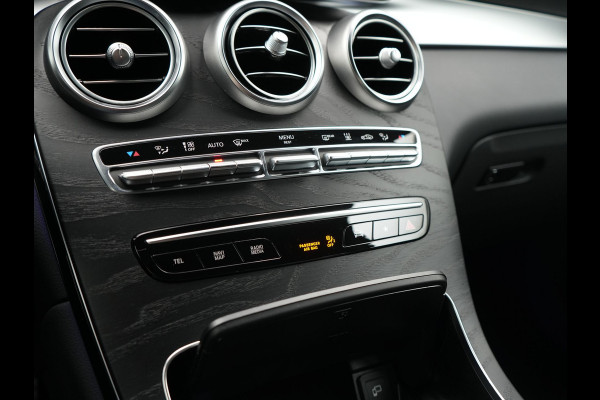 Mercedes-Benz GLC 300e 4MATIC Business Solution AMG PHEV 313pk Dealer O.H. | Trekhaak Afn. | Adaptive Cruise | Head Up | 360 Camera | Multi Beam LED | Lederen Sportstoelen Memory & Massage | Sfeerverlichting | Stoelverwarming | Apple Carplay | Blis | Navigatie | DAB | Plug In Hybrid |