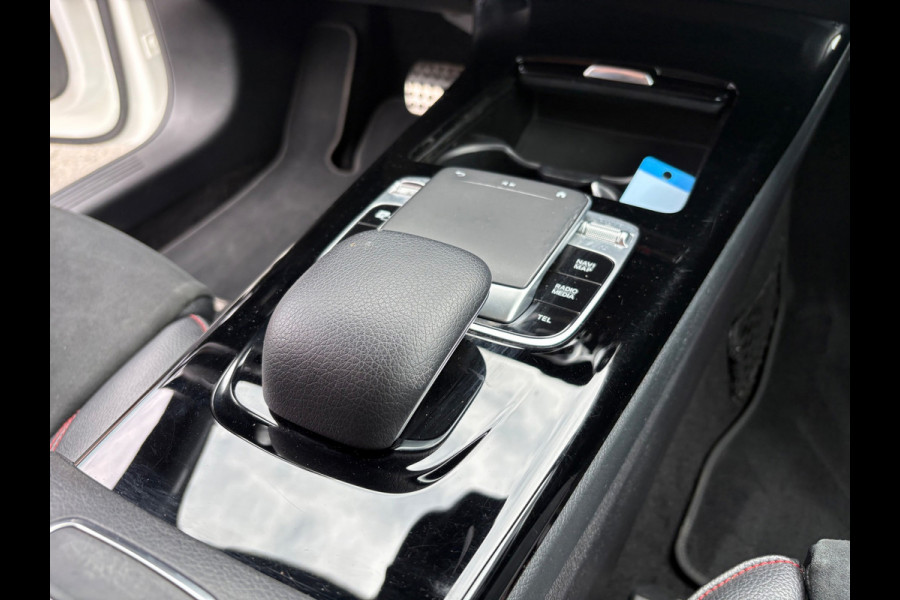 Mercedes-Benz CLA-Klasse 180 Premium Plus 10 INCH WIDESCREEN
