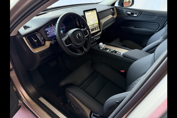 Volvo XC60 2.0 T8 455PK AWD ULTRA DARK NIEUWE AUTO ELEK.TREKHAAK HARMAN KARDON HEADUP 360.CAM STOEL/STUUR VERW LEER SCHUIFDAK