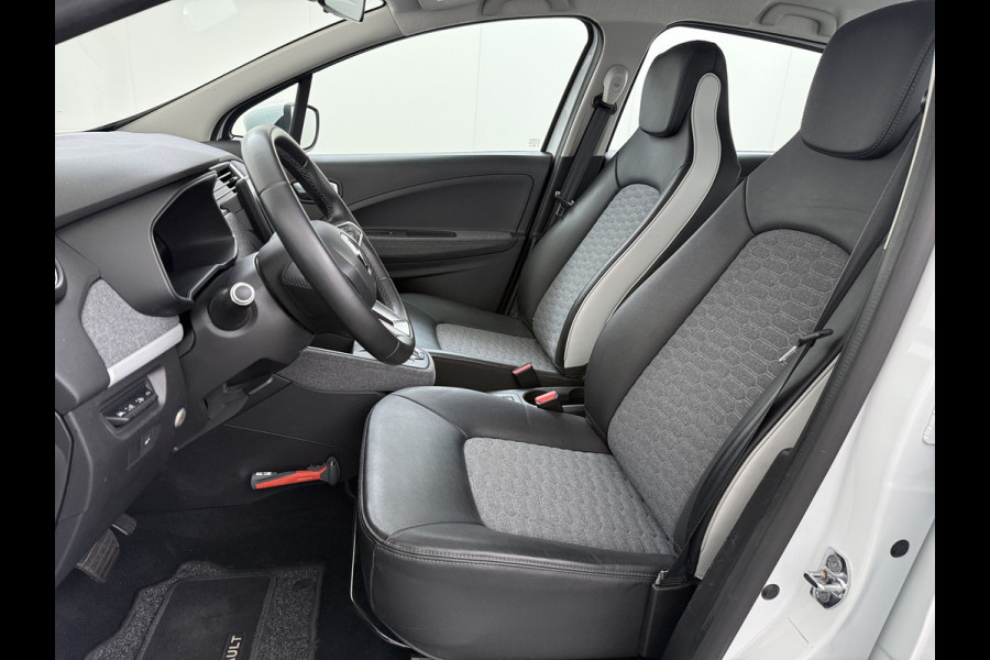 Renault ZOE R135 Zen **52kWh** Warmtepomp Eigen Accu Navi Ecc Apple Carplay/Android Auto Keyless Bluetooth Cruise Control Pdc SOH 76% Regen-Lichtsensor Led Lmv Isofix Lane Assist 1e Eigenaar Dealeronderhouden Origineel Nederlandse Auto