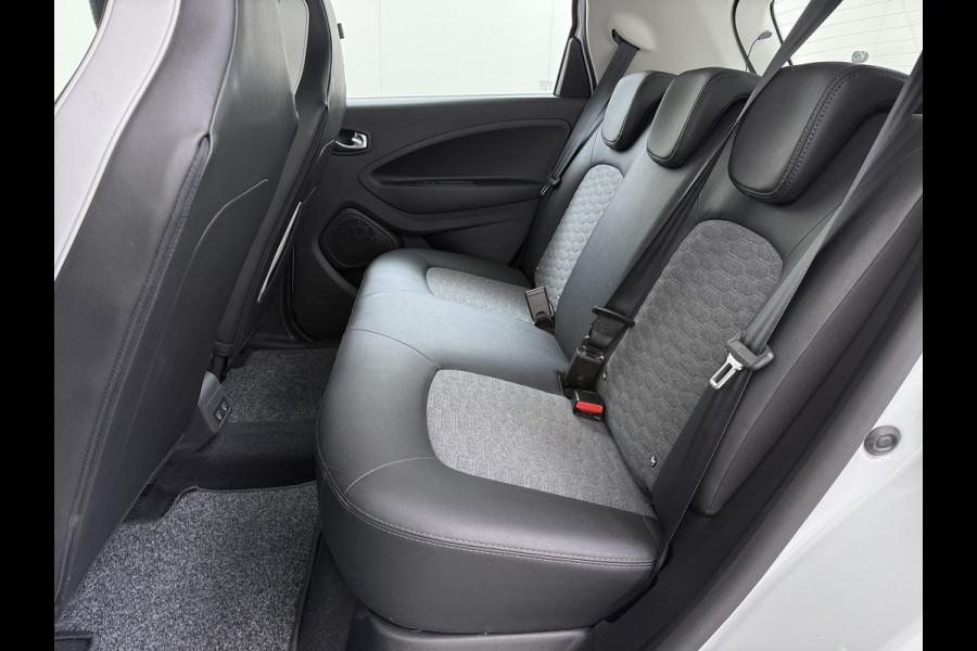 Renault ZOE R135 Zen **52kWh** Warmtepomp Eigen Accu Navi Ecc Apple Carplay/Android Auto Keyless Bluetooth Cruise Control Pdc SOH 76% Regen-Lichtsensor Led Lmv Isofix Lane Assist 1e Eigenaar Dealeronderhouden Origineel Nederlandse Auto