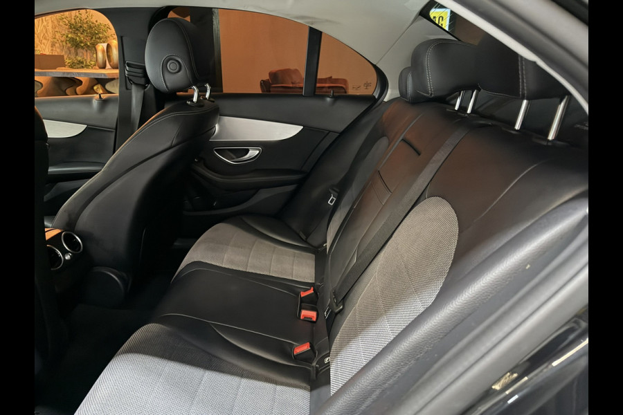 Mercedes-Benz C-Klasse 180 Business Solution|AMG|Camera|Lane Ass|Leder|69.000 KM|Facelift|Groot scherm|Garantie