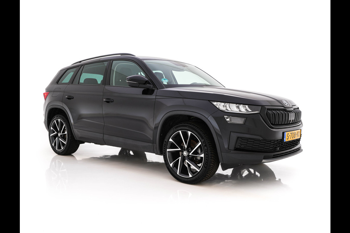 Škoda Kodiaq 1.5 TSI Business Edition (INCL-BTW) *LEATHER-FABRIC | FULL-LED | DIGI-COCKPIT | CAMERA | KEYLESS | DAB+ | NAVI-FULLMAP | SPORTSEATS | PRIVACY-GLASS | ECC | PDC | TOWBAR | CRUISE | 20''ALU*
