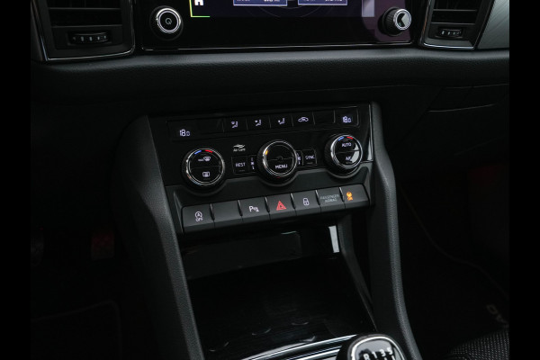 Škoda Kodiaq 1.5 TSI Business Edition (INCL-BTW) *LEATHER-FABRIC | FULL-LED | DIGI-COCKPIT | CAMERA | KEYLESS | DAB+ | NAVI-FULLMAP | SPORTSEATS | PRIVACY-GLASS | ECC | PDC | TOWBAR | CRUISE | 20''ALU*
