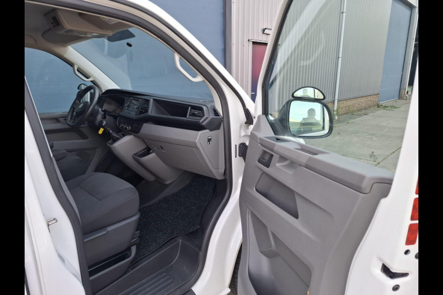 Volkswagen Transporter 2.0 TDI L2H1 30 Comfortline CARPLAY / L2H1 / CRUISE CONTROLE / AIRCO / EURO 6