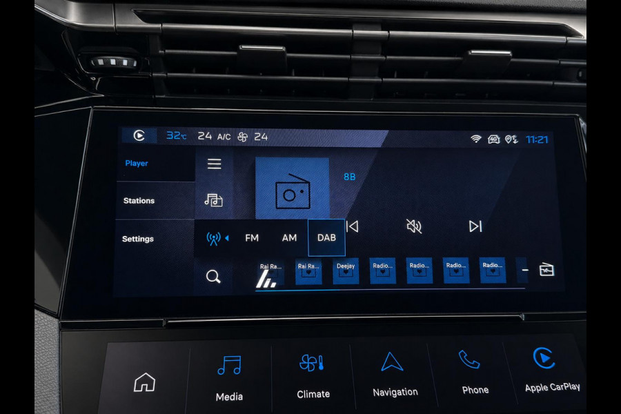 Peugeot 308 SW 1.6 Plug-in Hybrid 225 GT Camera Navigatie Apple Carplay Adaptive Cruise Control Stoelmassage Android Auto Camera Parkeersensoren  Stoelverwarming FULL LED Climate Control Virtual Cockpit Lichtmetalen velgen