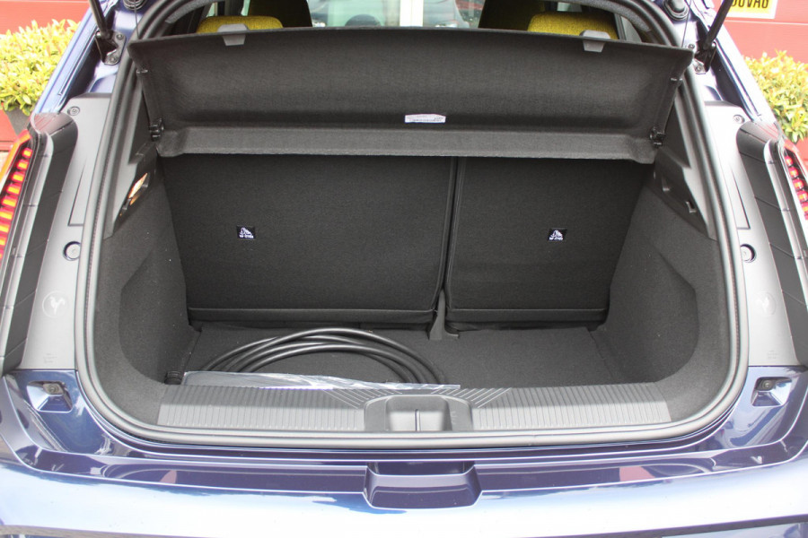 Renault 5 COMFORT RANGE ICONIC CINQ 150PK 52 kWh | PACK WINTER: ELEKTRISCH VERWARMBARE VOORSTOELEN/ELEKTRISCH VERWARMBAAR STUURWIEL/BESTUURDERSSTOEL MET ELEKTRISCH VERSTELBARE LENDESTEUN/IN HOOGTE VERSTELBARE PASSAGIERSSTOEL | PACK PREMIUM SOUND HARMAN KARDON: 9 SPEAKERS WAARVAN 1 SUBWOOFER/VERMOGEN 410 WATT/5 GELUIDSSFEREN: STUDIO/PODCAST/CONCERT/CLUB EN IMMERSION | PACK PARKING: FULL EASY PARK ASSIST MET PARKEERSENSOREN AAN VOOR EN ZIJKANT | PACK SAFETY & ADVANCED DRIVING ASSIST: INTELLIGENT ADAPTIVE CRUISE CONTROL,GEBRUIKT KAARTDATA OM SNELHEID AAN TE PASSEN/ACCUPANT SAFETY E