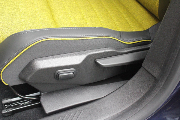 Renault 5 COMFORT RANGE ICONIC CINQ 150PK 52 kWh | PACK WINTER: ELEKTRISCH VERWARMBARE VOORSTOELEN/ELEKTRISCH VERWARMBAAR STUURWIEL/BESTUURDERSSTOEL MET ELEKTRISCH VERSTELBARE LENDESTEUN/IN HOOGTE VERSTELBARE PASSAGIERSSTOEL | PACK PREMIUM SOUND HARMAN KARDON: 9 SPEAKERS WAARVAN 1 SUBWOOFER/VERMOGEN 410 WATT/5 GELUIDSSFEREN: STUDIO/PODCAST/CONCERT/CLUB EN IMMERSION | PACK PARKING: FULL EASY PARK ASSIST MET PARKEERSENSOREN AAN VOOR EN ZIJKANT | PACK SAFETY & ADVANCED DRIVING ASSIST: INTELLIGENT ADAPTIVE CRUISE CONTROL,GEBRUIKT KAARTDATA OM SNELHEID AAN TE PASSEN/ACCUPANT SAFETY E