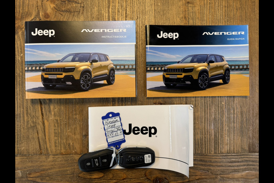 Jeep Avenger Summit 54 kWh SOH 96% Clima Camera Carplay PDC voor en achter Half Leder