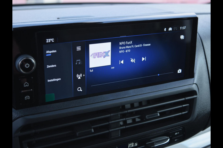 Opel Vivaro-e Dubbele Cabine 75kWh | STX Sport | Mooiste  bus van NL (!) | Lederen bekleding | Spoilerpakket | 18 inch Lichtmetalen velgen | Dynamic Comfort NAV Pakket | Winterpakket | 2x schuifdeur | Betimmering | Comfortstoelen |