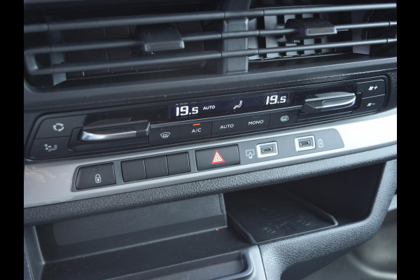 Opel Vivaro-e Dubbele Cabine 75kWh | STX Sport | Mooiste  bus van NL (!) | Lederen bekleding | Spoilerpakket | 18 inch Lichtmetalen velgen | Dynamic Comfort NAV Pakket | Winterpakket | 2x schuifdeur | Betimmering | Comfortstoelen |