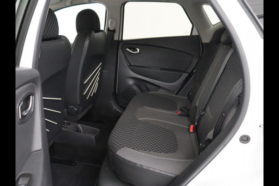 Renault Captur 1.3 TCe Intens | Stoelverwarming | Camera | Park assist | Cruise control | Carplay | Climate control | Dodehoek detectie | Navigatie | Full LED