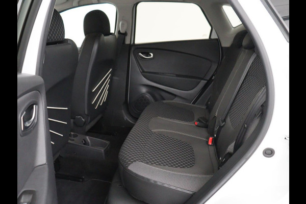 Renault Captur 1.3 TCe Intens | Stoelverwarming | Camera | Park assist | Cruise control | Carplay | Climate control | Dodehoek detectie | Navigatie | Full LED