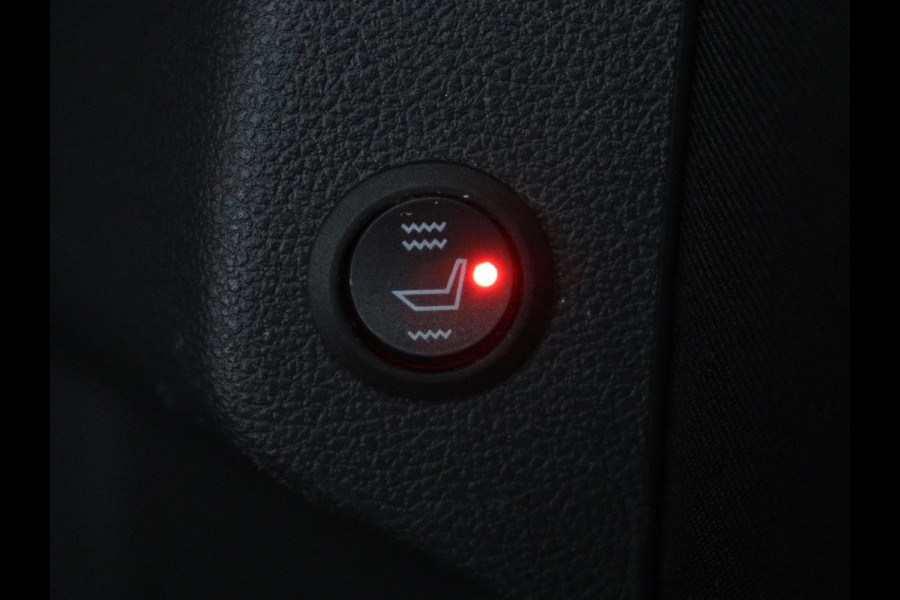 Renault Captur 1.3 TCe Intens | Stoelverwarming | Camera | Park assist | Cruise control | Carplay | Climate control | Dodehoek detectie | Navigatie | Full LED