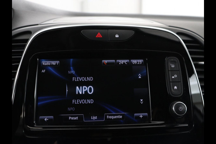 Renault Captur 1.3 TCe Intens | Stoelverwarming | Camera | Park assist | Cruise control | Carplay | Climate control | Dodehoek detectie | Navigatie | Full LED