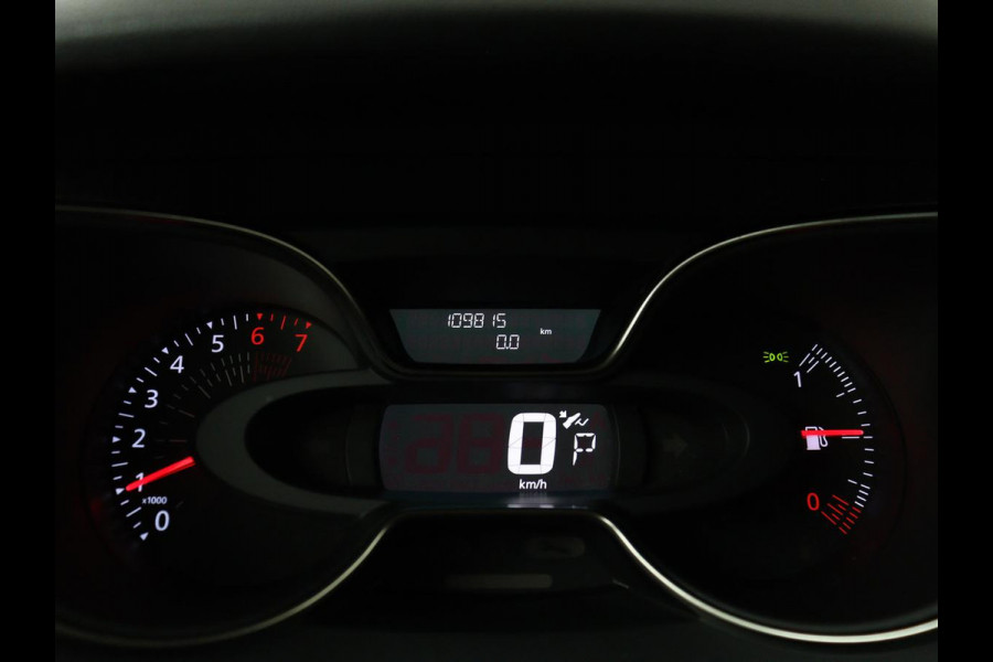 Renault Captur 1.3 TCe Intens | Stoelverwarming | Camera | Park assist | Cruise control | Carplay | Climate control | Dodehoek detectie | Navigatie | Full LED