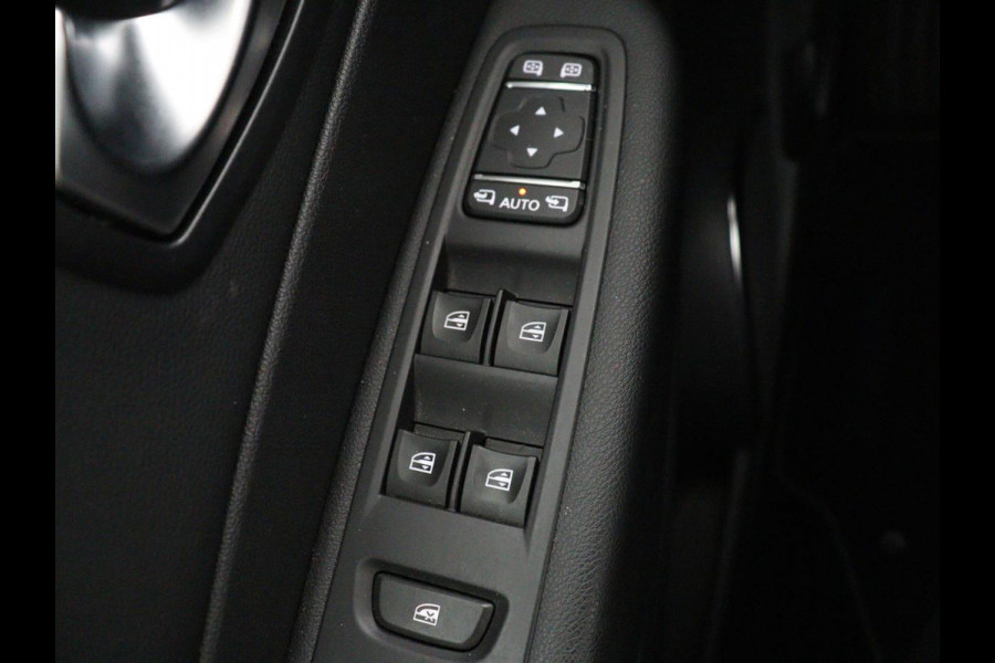 Renault Captur 1.3 TCe Intens | Stoelverwarming | Camera | Park assist | Cruise control | Carplay | Climate control | Dodehoek detectie | Navigatie | Full LED