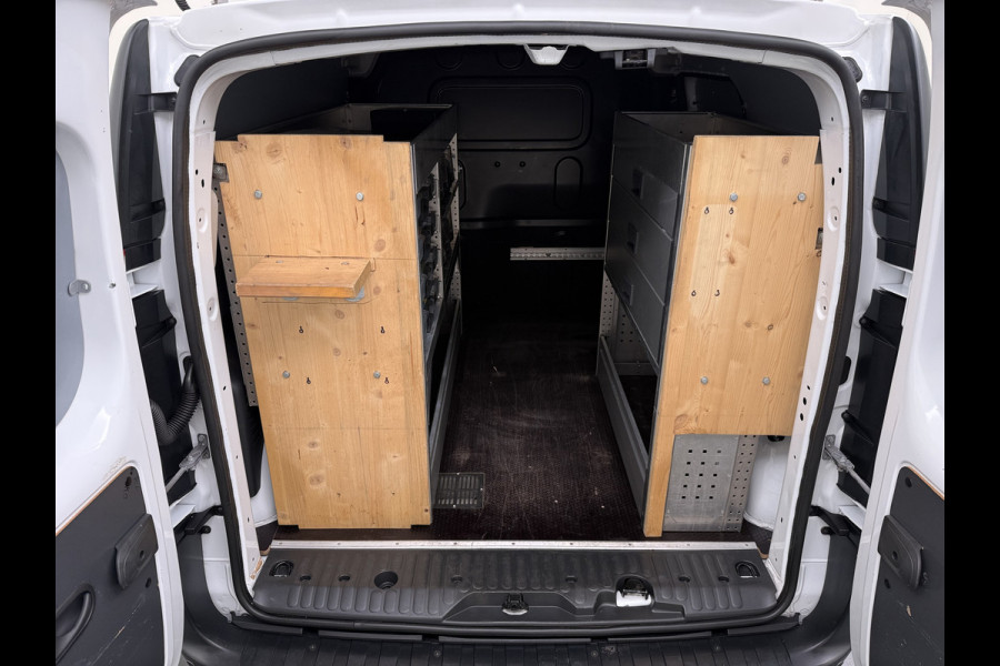 Renault Kangoo 1.5dCi 81PK Trekhaak Navi Euro 6 Imperiaal Airco Cruise Control Bluetooth Pdc Inbouwkasten Betonplex Vloer Wandbetimmering Schuifdeur 1e Eigenaar Origineel Nederlandse Auto