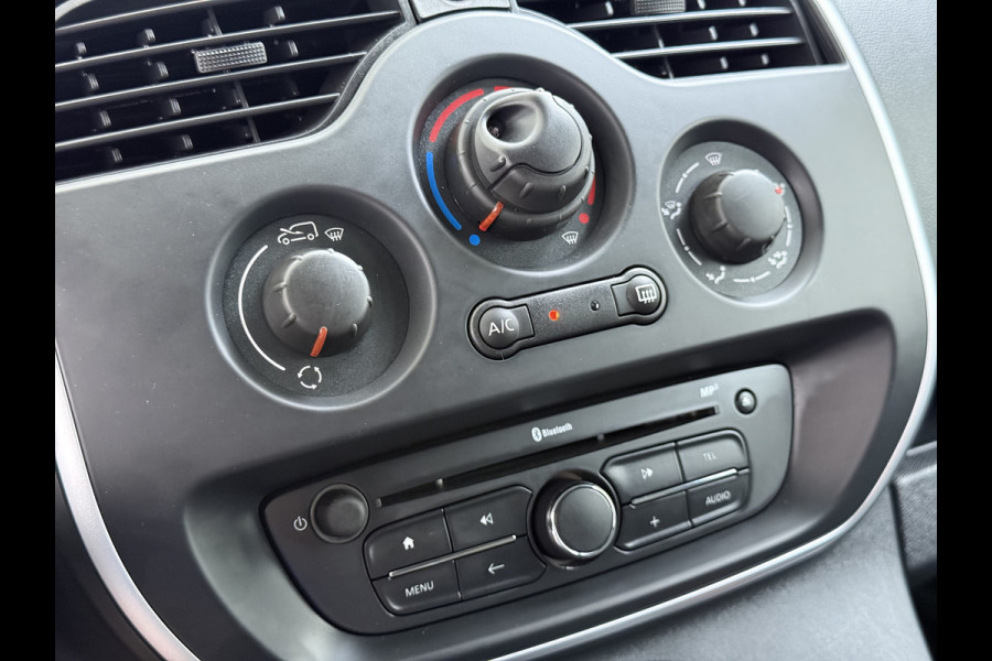 Renault Kangoo 1.5dCi 81PK Trekhaak Navi Euro 6 Imperiaal Airco Cruise Control Bluetooth Pdc Inbouwkasten Betonplex Vloer Wandbetimmering Schuifdeur 1e Eigenaar Origineel Nederlandse Auto