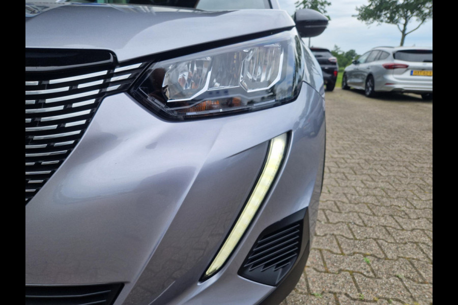 Peugeot 2008 1.2 PureTech Allure Pack Luxe uitvoering | 1e Eigenaar | Hoge instap | Trekhaak | Navigatie | Cruisecontrole | Led dagrijverlichting
